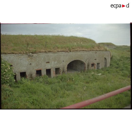 Casernement principal et magasins. [légende d'origine]