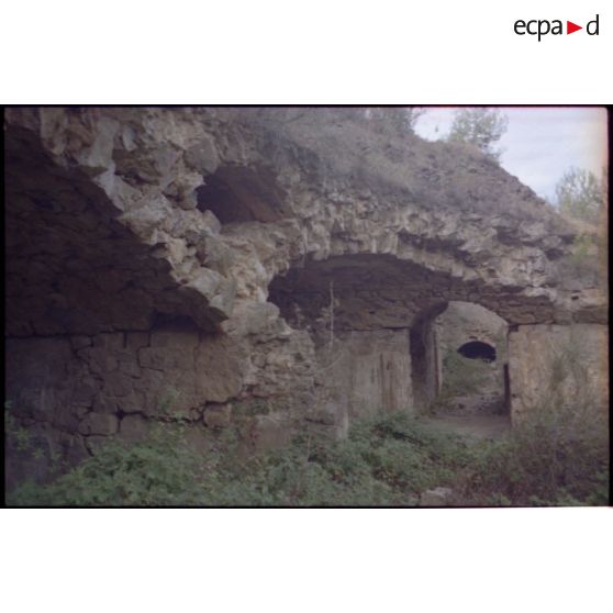 Fort de la Colle Noire. Casernements. [légende d'origine]