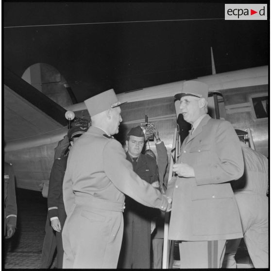 Maison-Blanche. Départ du général de Gaulle.