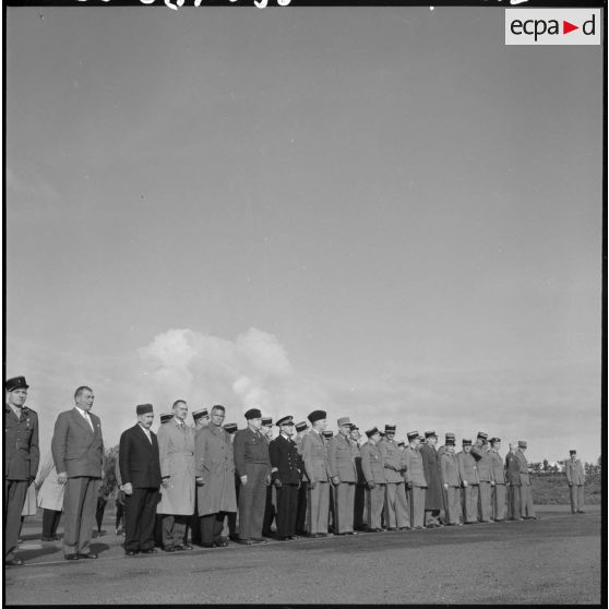 Air de France. Prise d'armes à l'école annexe des Transmissions.