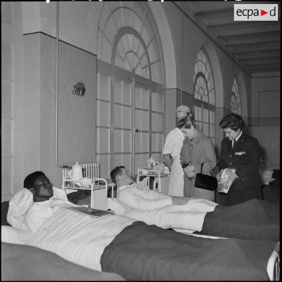 Alger, Hôpital Maillot. Visite de madame Salan.