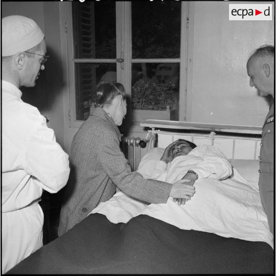 Alger, Hôpital Maillot. Visite de madame Salan.