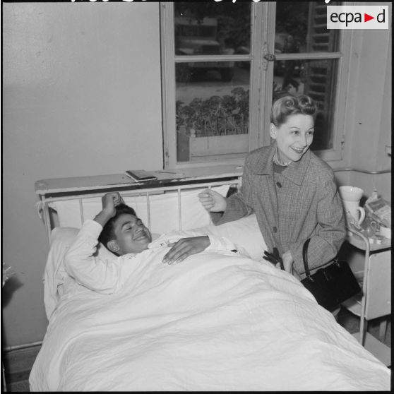 Alger, Hôpital Maillot. Visite de madame Salan.