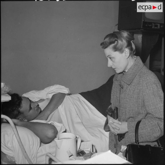 Alger, Hôpital Maillot. Visite de madame Salan.