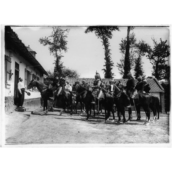 [Cuirassiers en reconnaissance.]