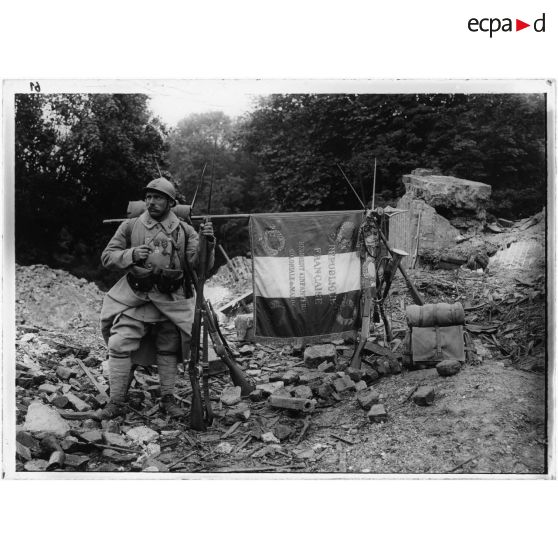 Drapeau régiment infanterie coloniale marocaine, 1917. [légende d'origine]