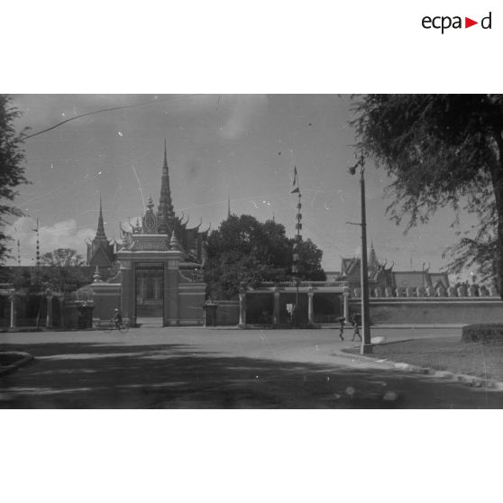 [Cambodge, octobre-novembre 1945.]