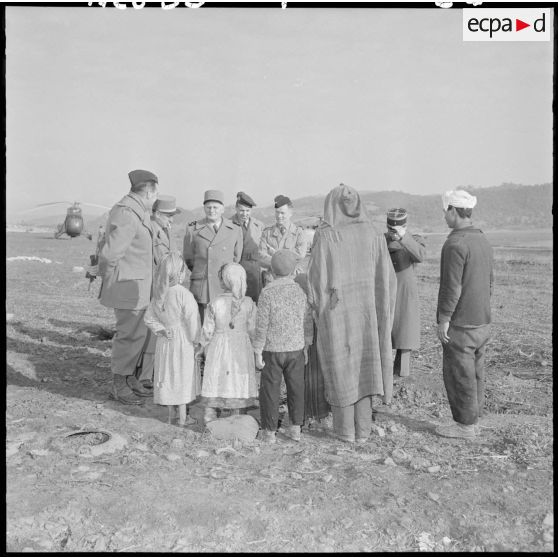 Région d'Aumale. Le général Zeller au poste de Souk-el-Arba.