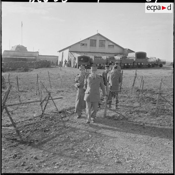 Région d'Aumale. Le général Zeller au poste de Ouled Moussa.