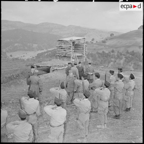 Région d'Aumale. Le général Zeller au poste de Ouled Moussa.