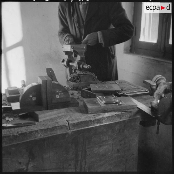 Fort-National. Un artisan au travail.