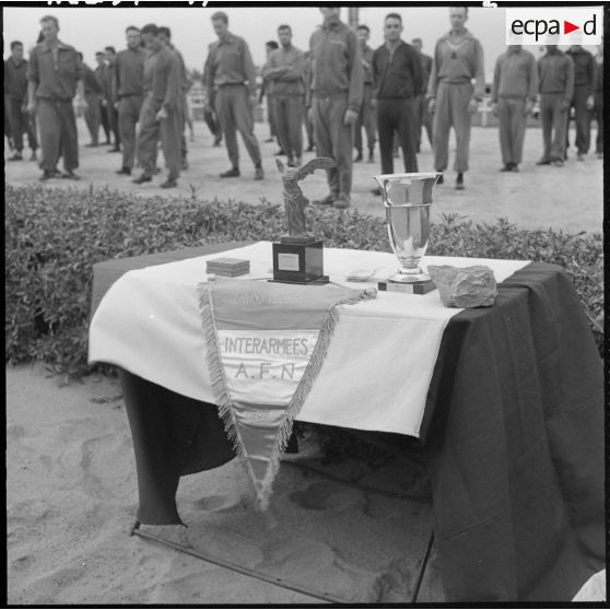 Alger. Hippodrome de Caroubier. Championnat d'Afrique du Nord (AFN) de cross-country. Trophées.