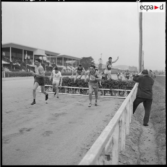 Alger. Hippodrome de Caroubier. Championnat d'Afrique du Nord (AFN) de cross-country. Course.