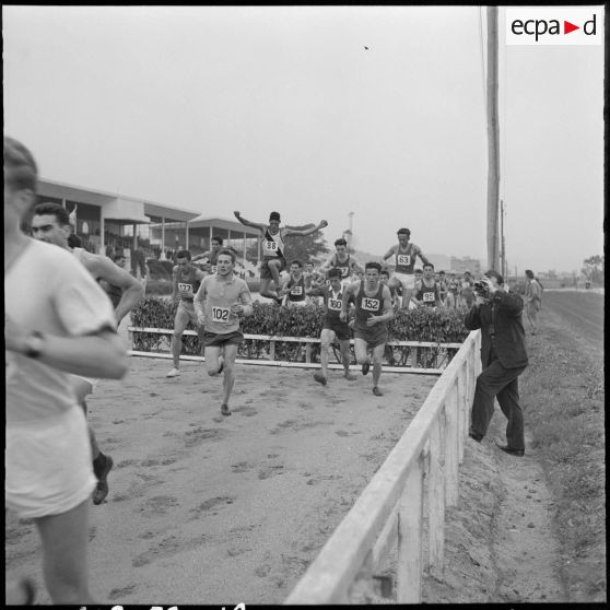 Alger. Hippodrome de Caroubier. Championnat d'Afrique du Nord (AFN) de cross-country. Course.
