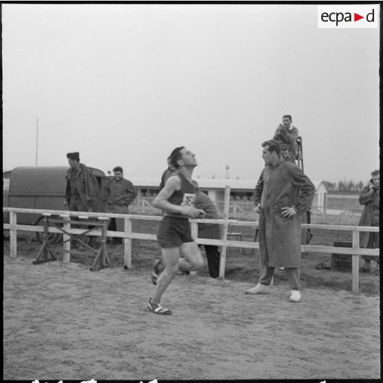 Alger. Hippodrome de Caroubier. Championnat d'Afrique du Nord (AFN) de cross-country. Course.