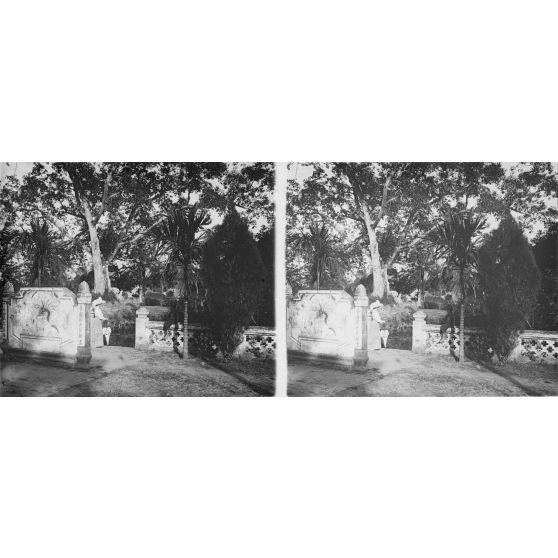 960. Masque d'une pagode. [légende d'origine]