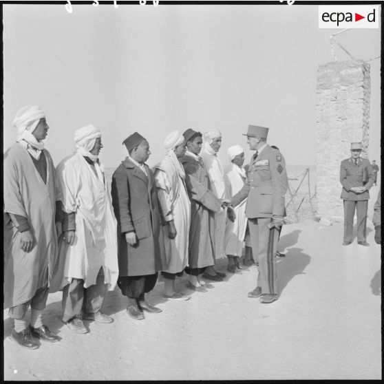 Inspection du général Allard dans l'est constantinois. Rencontre avec les autorités locales de Negrine.