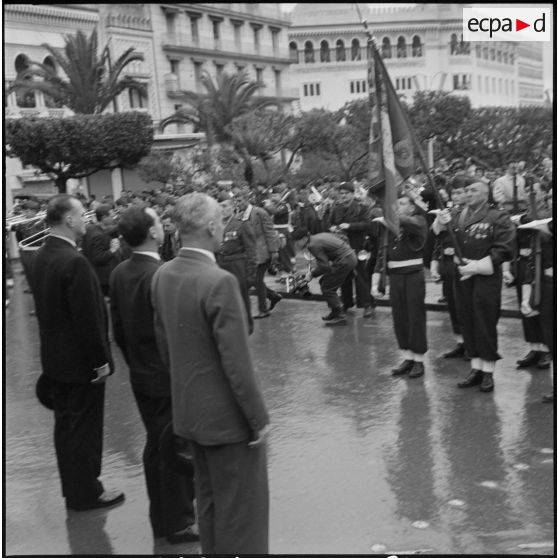 Alger. Monument aux morts. Cérémonie en présence de Michel Debré.