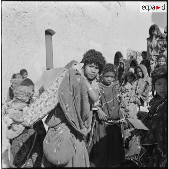 N'Goussa. La population civile.