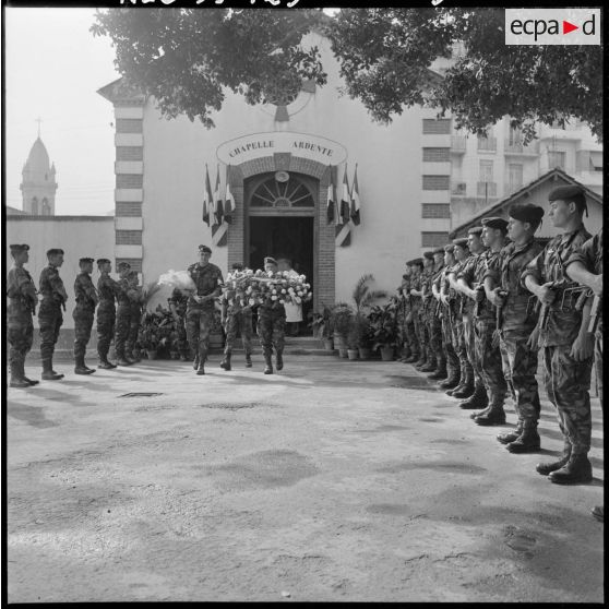 Alger. Hôpital Maillot. Obsèques du parachutiste André Gouvernet.