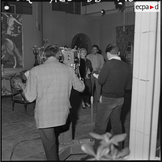 Alger. Studios de la télévision. Répétition d'une pièce de théâtre.