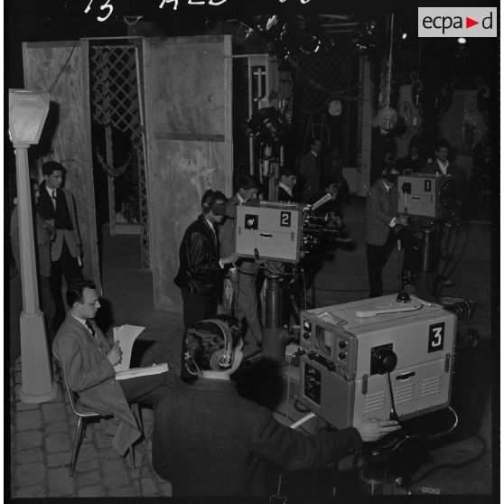 Alger. Studios de la télévision. Equipe technique.