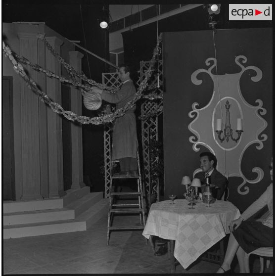 Alger. Studios de la télévision. Répétition d'une pièce de théâtre.