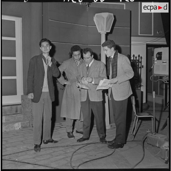 Alger. Studios de la télévision. Comédiens.