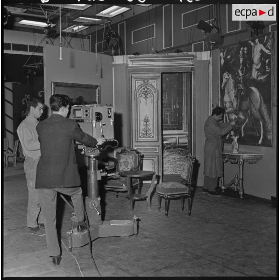 Alger. Studios de la télévision. Répétition d'une pièce de théâtre.