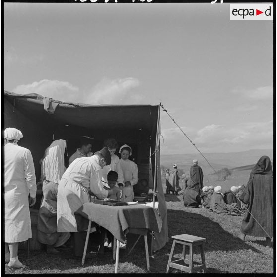 Miliana. Soins divers.