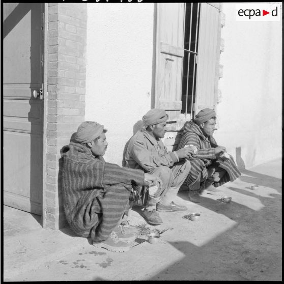 Aïn Beïda. Casse-croûte.