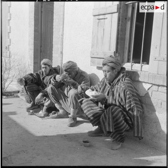 Aïn Beïda. Casse-croûte.