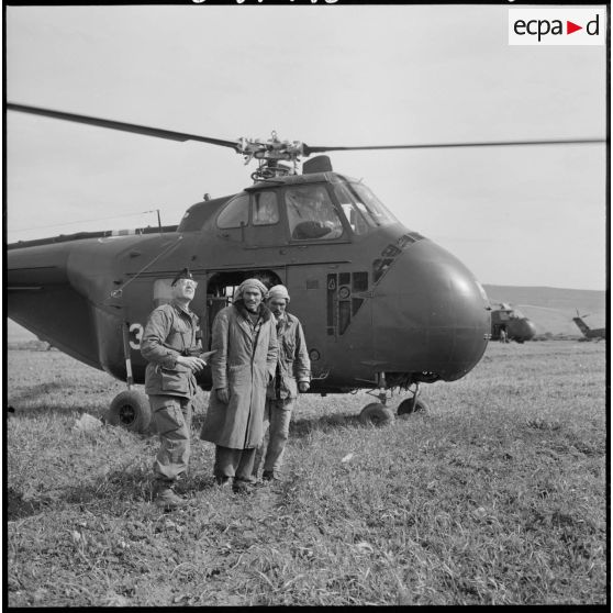 Région de Frenda. Arrivée des prisonniers au poste de commandement (PC) du colonel Moneglia.