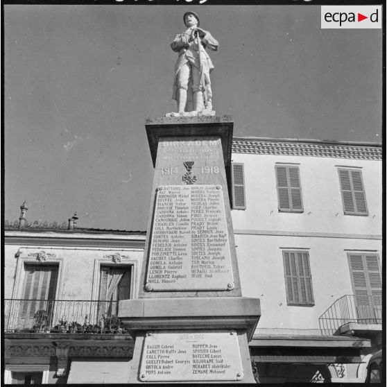 Birkadem. Monument aux morts.