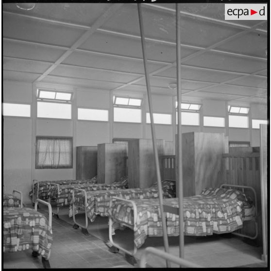 Orléansville. Collège. Ses dortoirs.