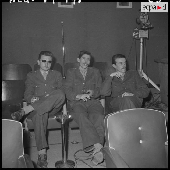 Alger. Service cinématographique des armées (SCA). Cocktail.