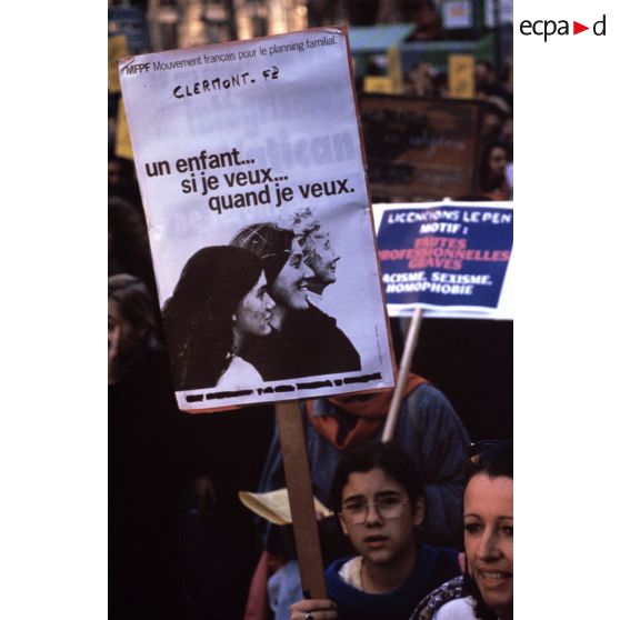 Décembre 1995. Paris 11e. Manifestation des femmes.