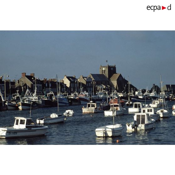 Barfleur (50). Le port.