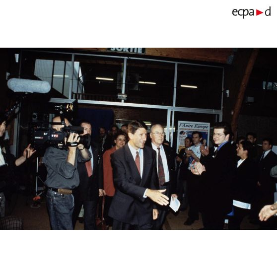 08 juin 1994. Saint-Maur-des-Fossés (94). Elections européennes. Meeting de Philippe De Villiers.