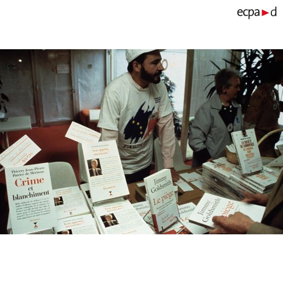 08 juin 1994. Saint-Maur-des-Fossés (94). Elections européennes. Meeting de Philippe De Villiers.