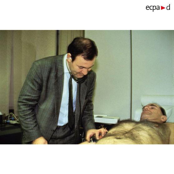 Paris 12e. Ministère des Finances.  Le centre médical.