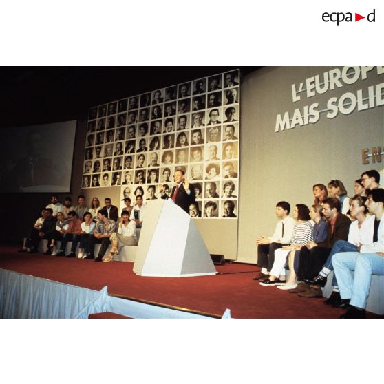 07 juin 1994. Créteil (94). Elections européennes. Meeting du Parti Socialiste au Palais des Sports.
