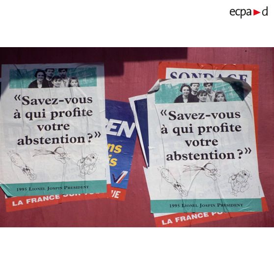 Avril 1995. Paris. Elections présidentielles : affiche du PS.