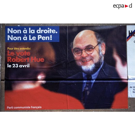 Avril 1995. Paris. Elections présidentielles : affiche du candidat PC, Robert Hue.