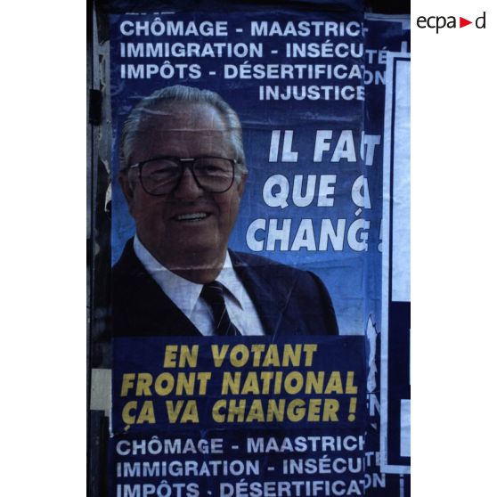 Avril 1995. Paris. Elections présidentielles : affiche du candidat FN, Jean-Marie Le Pen.
