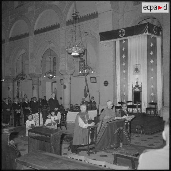 Alger. Messe de Monseigneur Dulac dans la cathédrale.