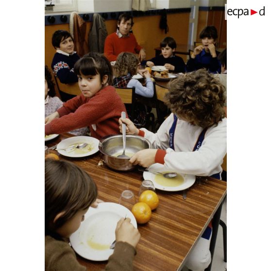 Volx (04). Cantine municipale