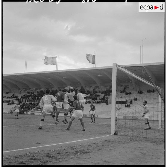 Oran. Stade municipal. Finale du championnat de France militaire. Phases de jeu.