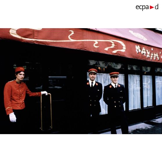 Paris 8e. Rue Royale. Restaurant Maxim's.