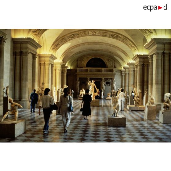 Paris 1er. Musée du Louvre. Salle des sculptures hellénistiques.